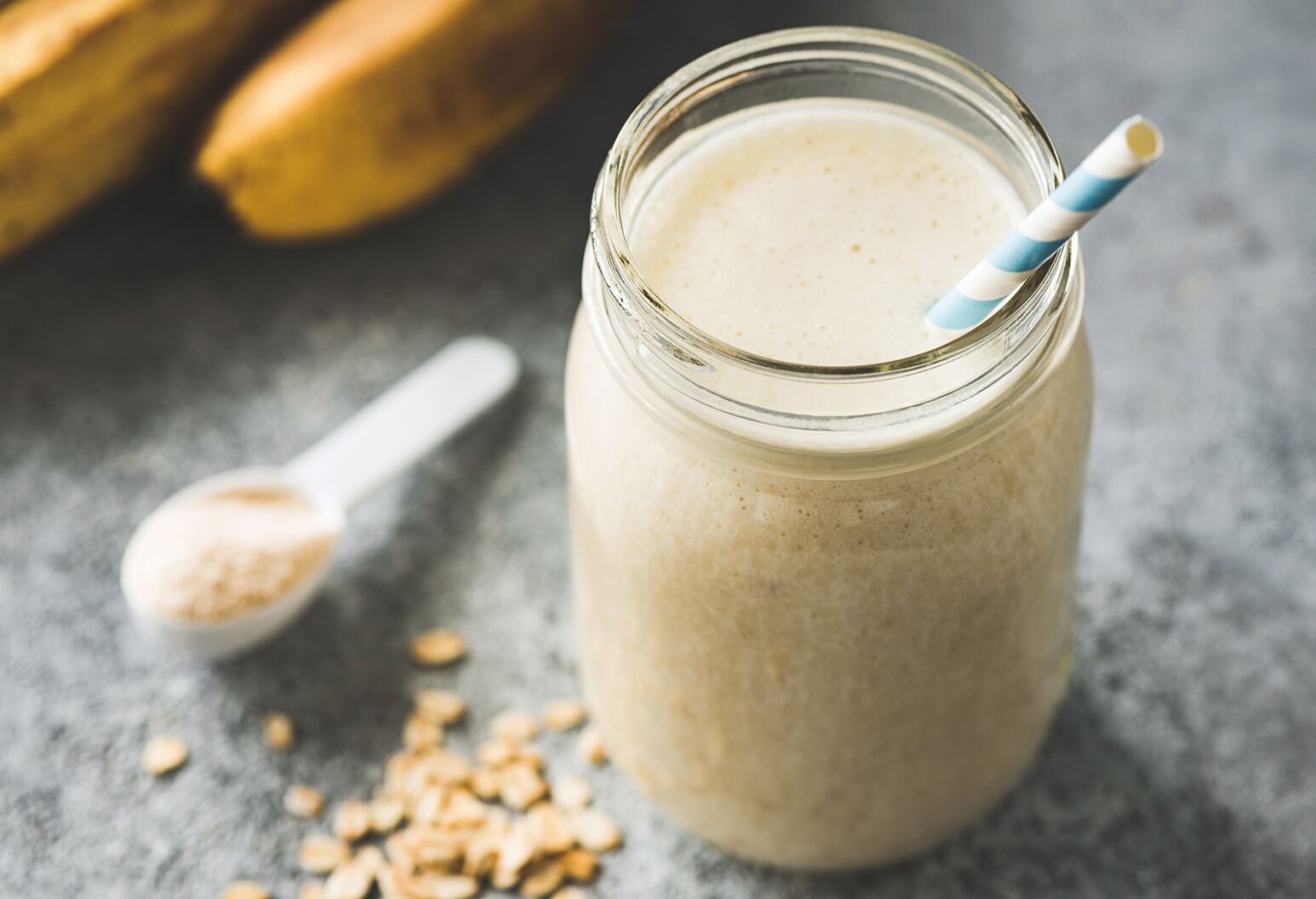 Craft Your Perfect Smoothie: Versatile Banana Almond Flax Recipe Guide